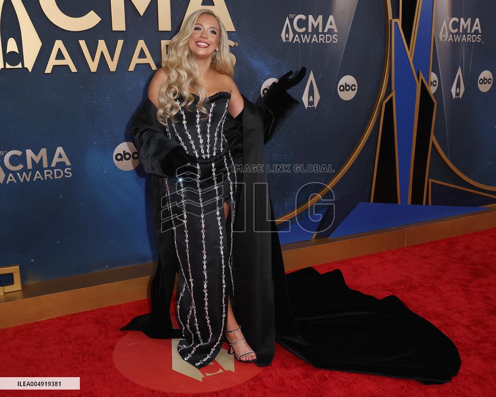 59th Annual CMA Awards - Arrivals