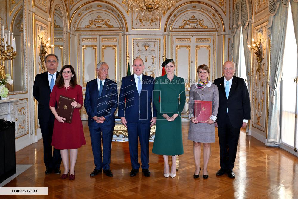 NO TABLOIDS - Prince Albert and Princess Charlene with Portuguese President during a Signing Ceremony - Monaco