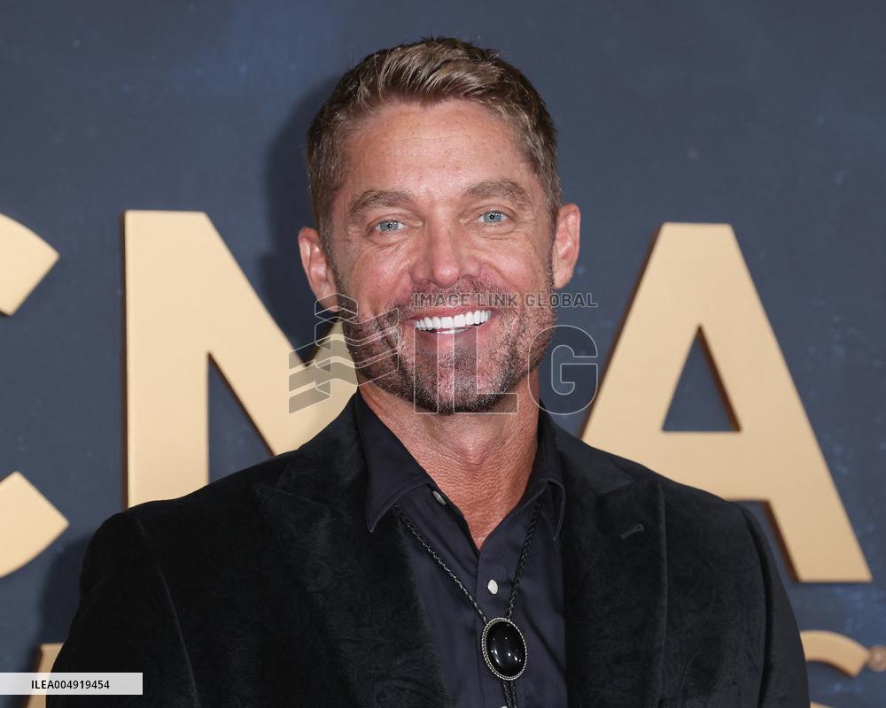59th Annual CMA Awards - Arrivals