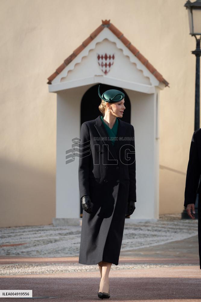NO TABLOIDS - Prince Albert and Princess Charlene with Portuguese President At Saint-Martin Garden - Monaco