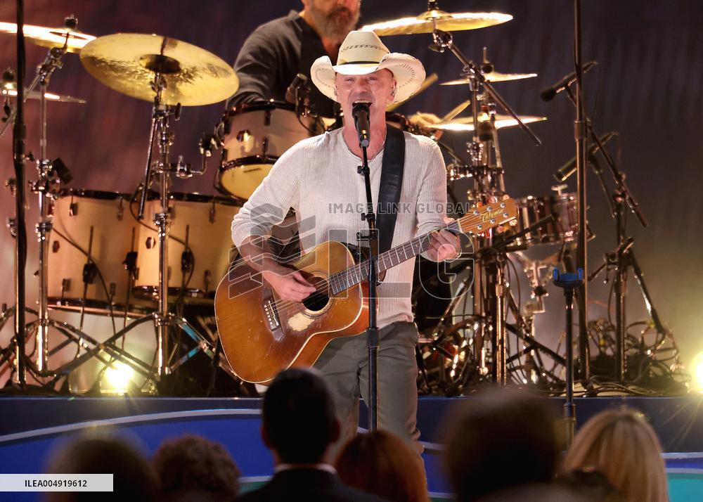 59th Annual CMA Awards - Show