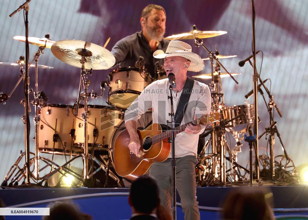 59th Annual CMA Awards - Show