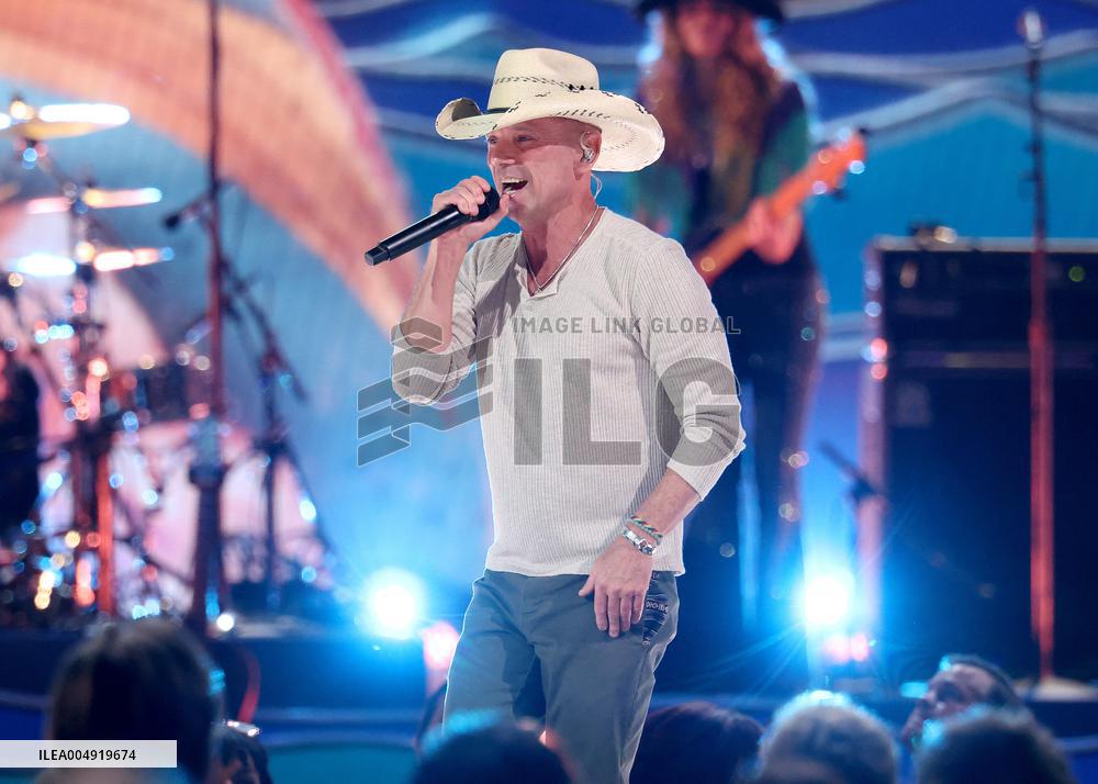 59th Annual CMA Awards - Show