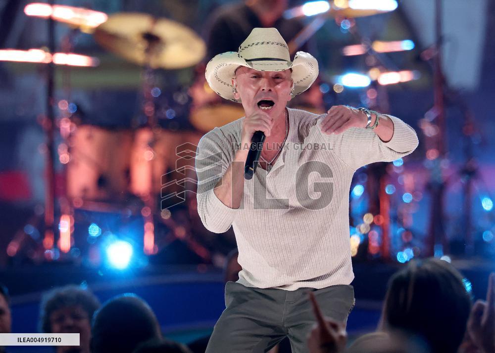 59th Annual CMA Awards - Show