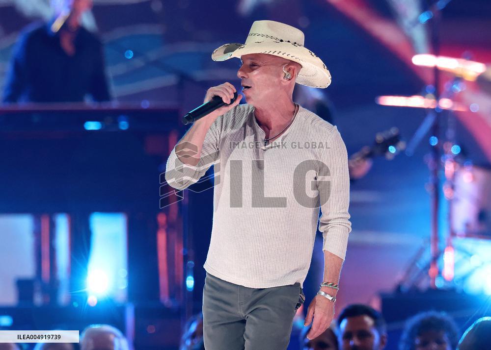 59th Annual CMA Awards - Show