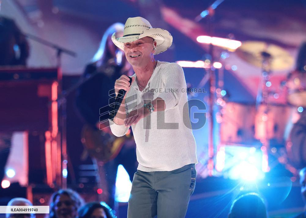 59th Annual CMA Awards - Show