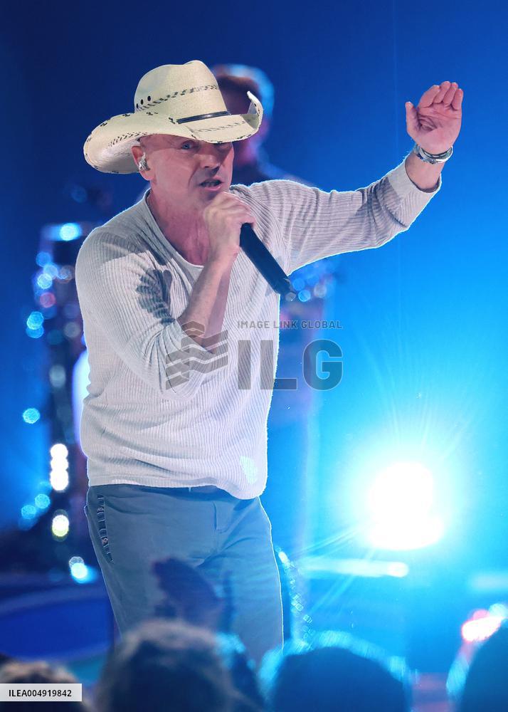 59th Annual CMA Awards - Show