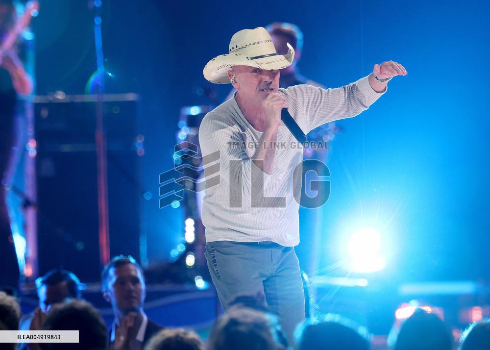 59th Annual CMA Awards - Show