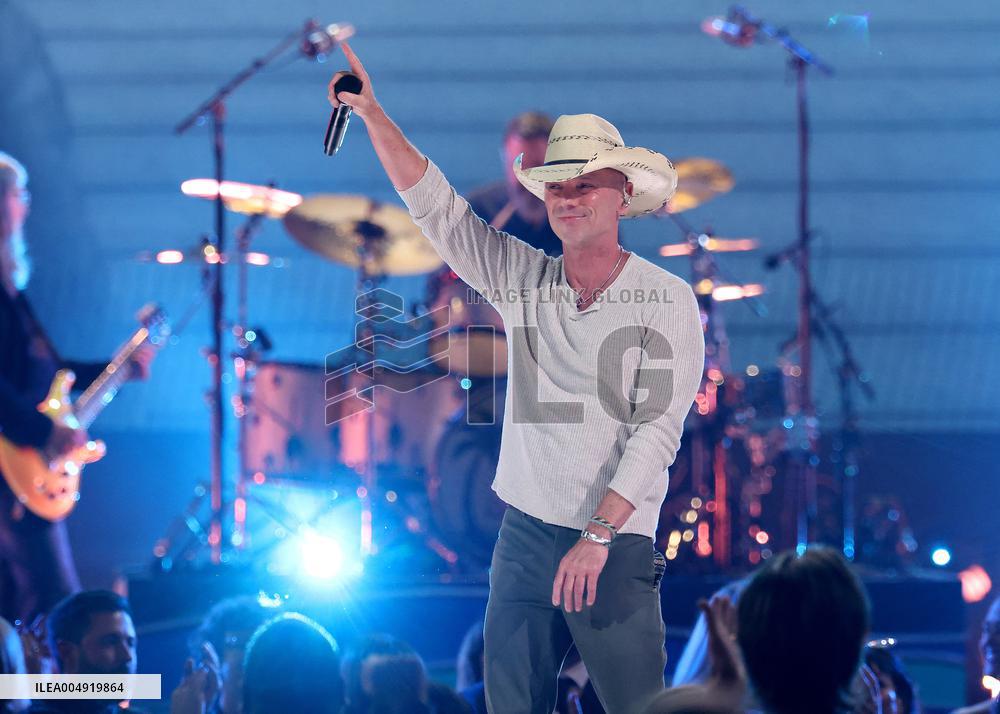 59th Annual CMA Awards - Show