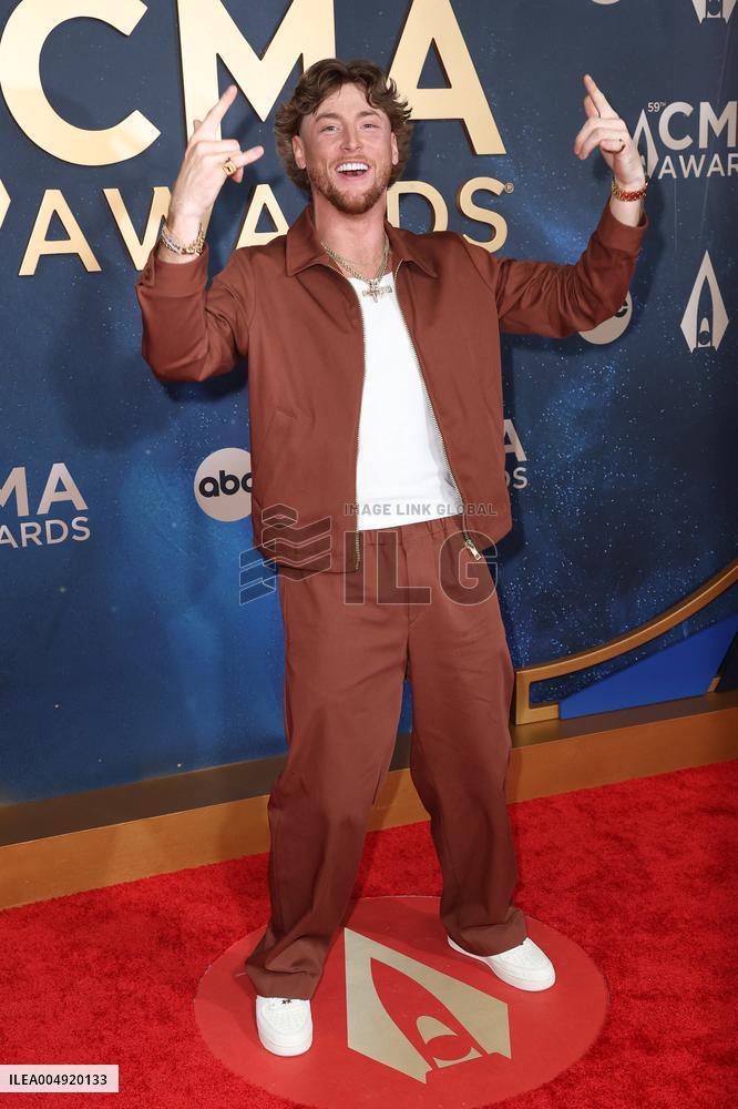59th Annual CMA Awards - Arrivals