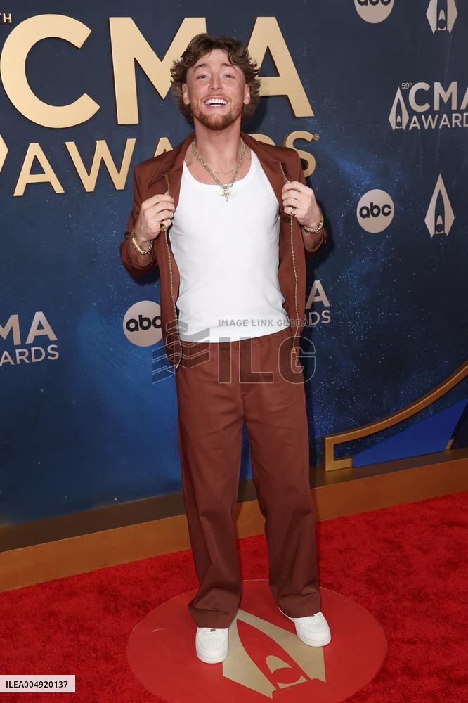 59th Annual CMA Awards - Arrivals