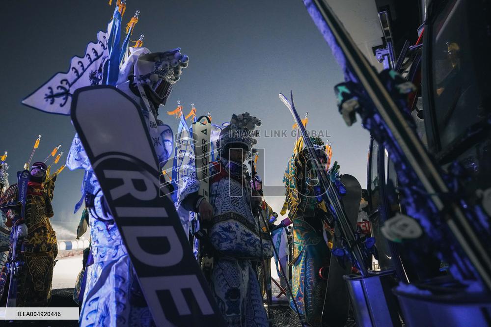 Skiing In Peking Opera Costumes - Jilin