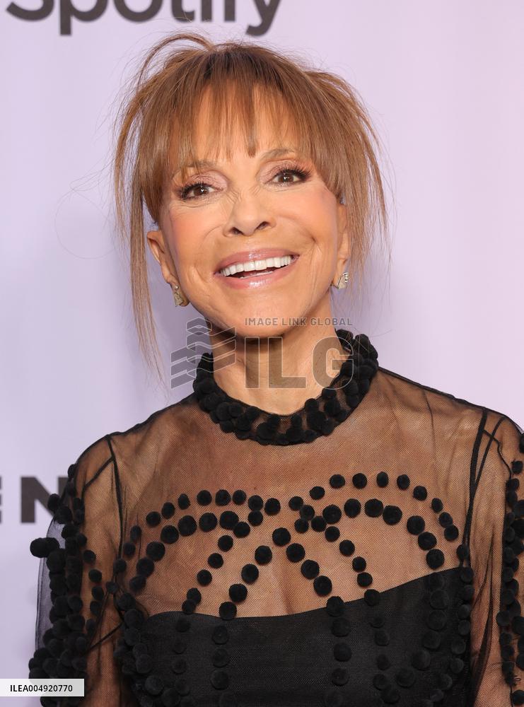 Femme It Forward's 4th Annual Give Her FlowHERS Gala - USA