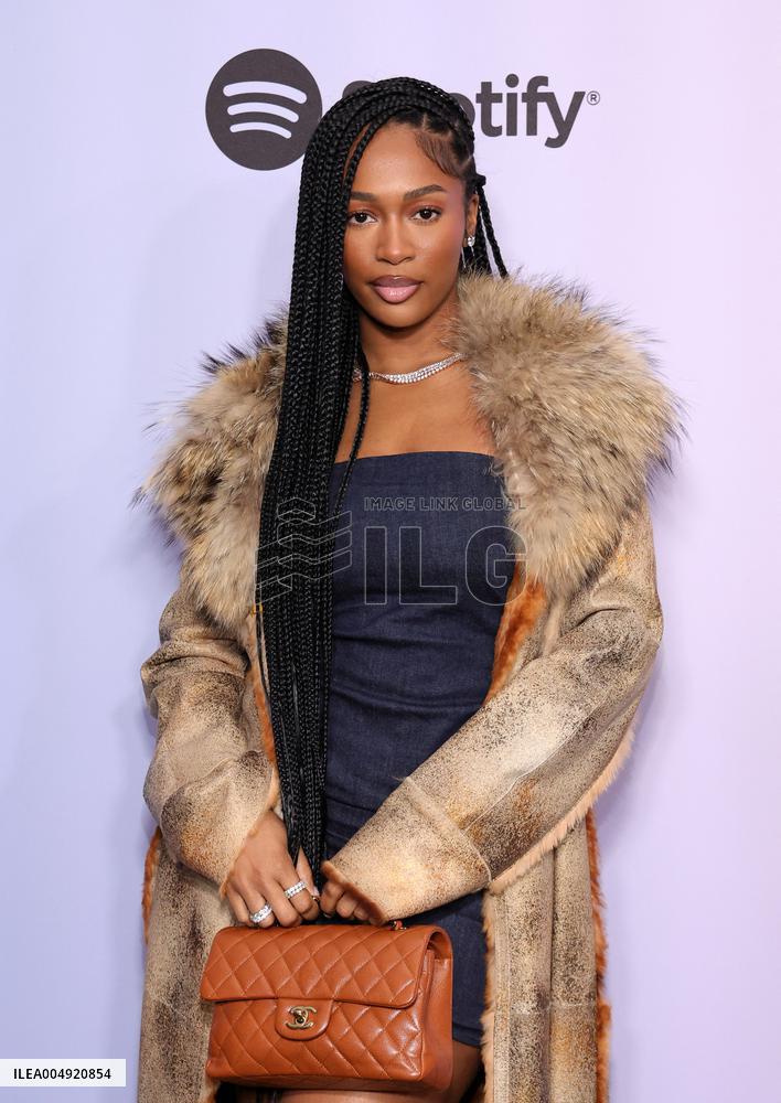 Femme It Forward's 4th Annual Give Her FlowHERS Gala - USA