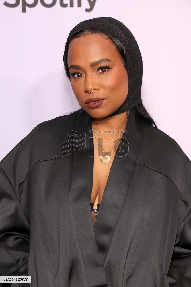 Femme It Forward's 4th Annual Give Her FlowHERS Gala - USA