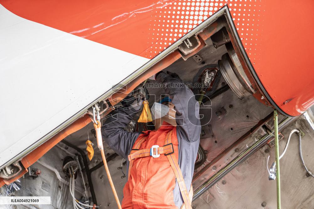 Maintenance Performance On Aircraft - China