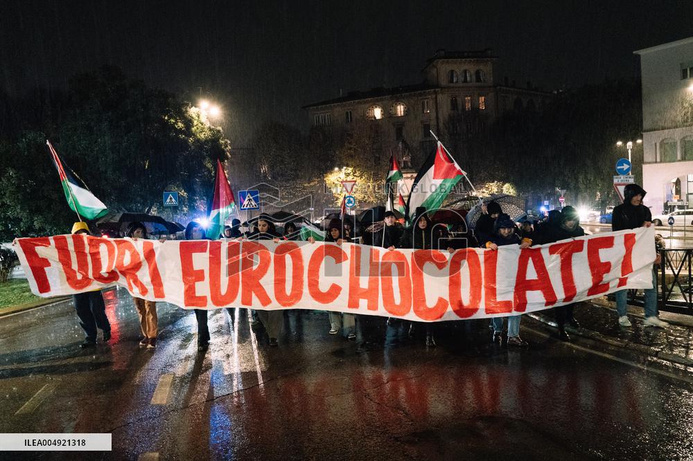 March Against Multinationals And Companies Present At EUROCHOCOLAT - Italy
