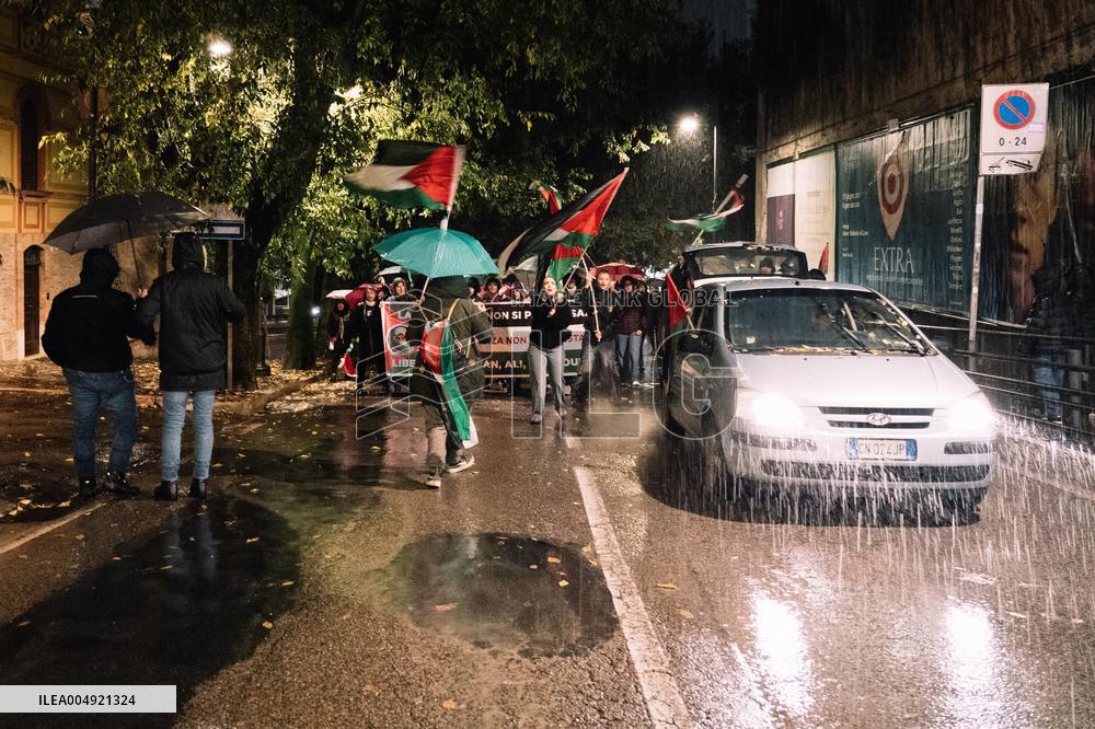 March Against Multinationals And Companies Present At EUROCHOCOLAT - Italy