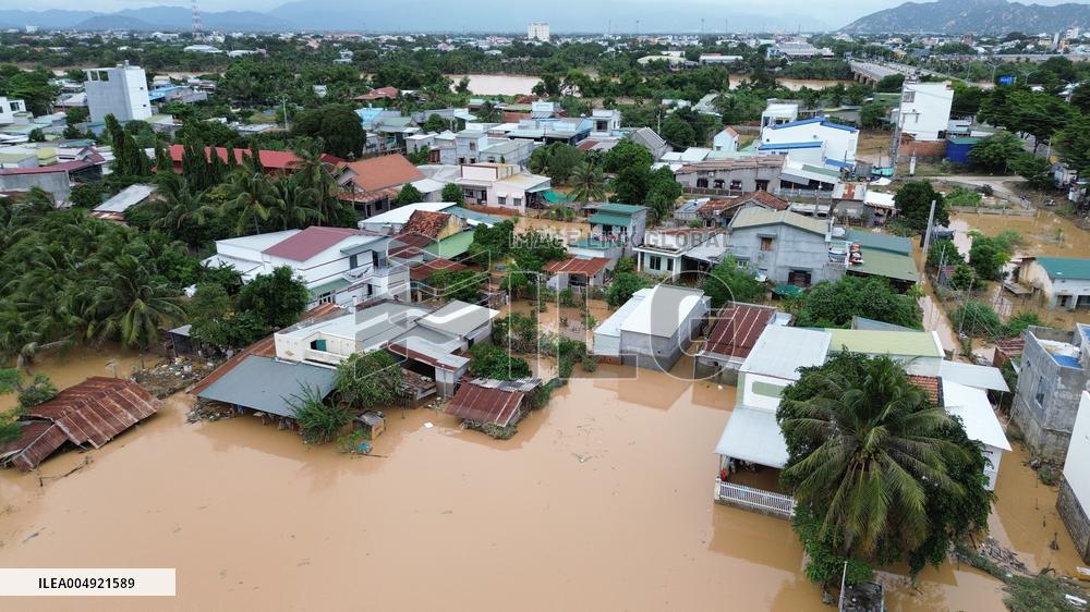 Severe Flooding Kills At Least 72 - Vietnam