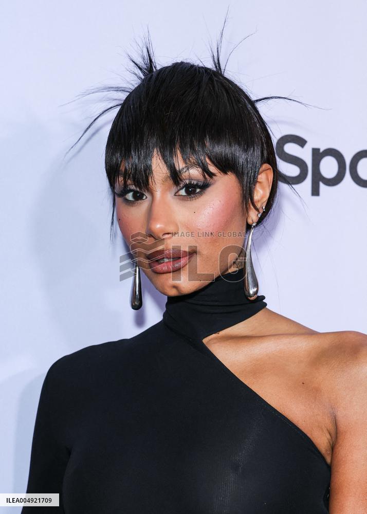 Femme It Forward Give Her FlowHERS Gala - LA