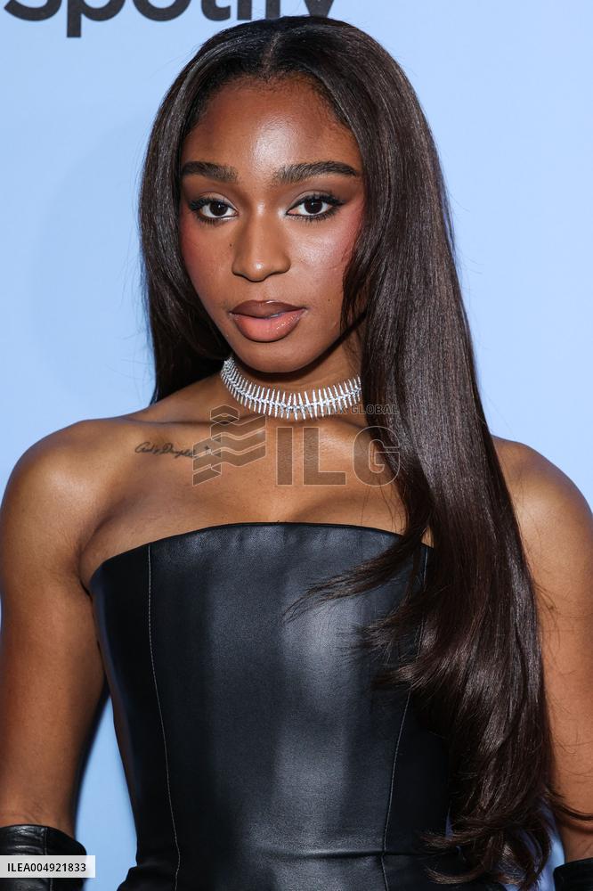 Femme It Forward Give Her FlowHERS Gala - LA