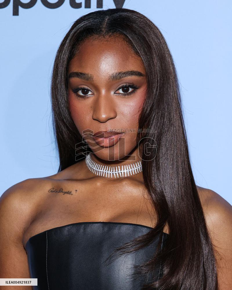 Femme It Forward Give Her FlowHERS Gala - LA