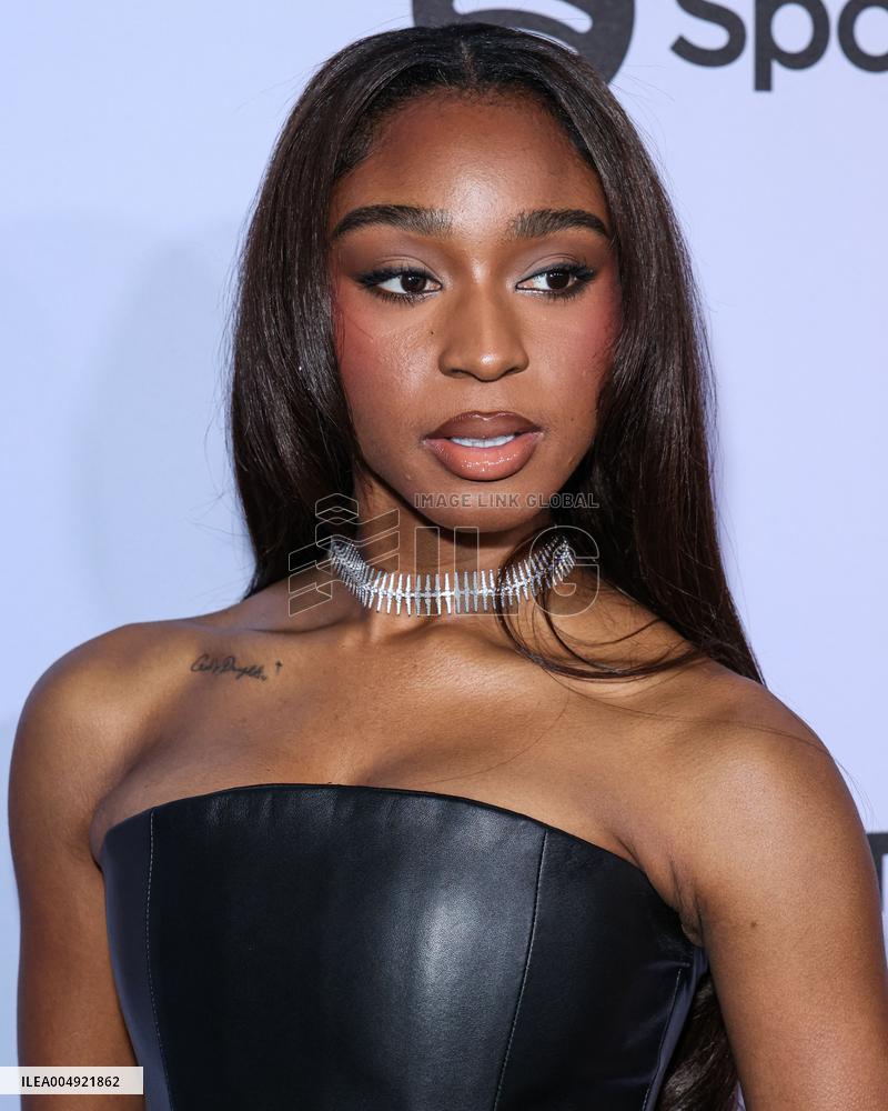 Femme It Forward Give Her FlowHERS Gala - LA