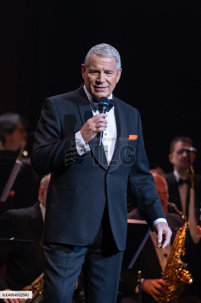 The Voice Is Back - Franck Sinatra - Paris