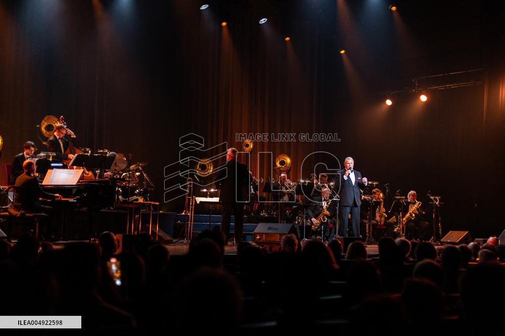 The Voice Is Back - Franck Sinatra - Paris