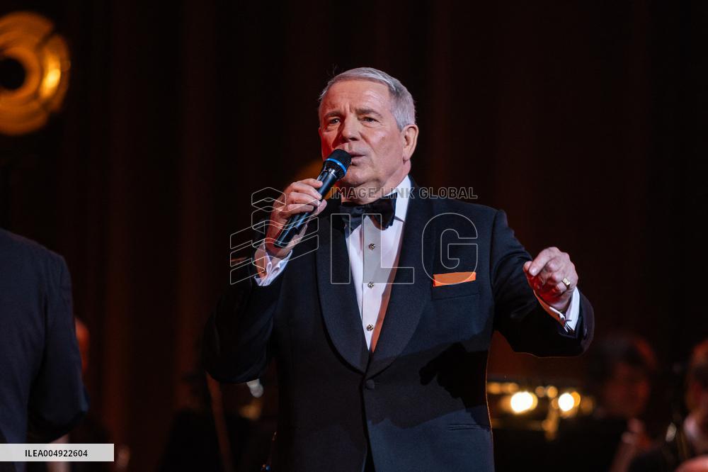 The Voice Is Back - Franck Sinatra - Paris