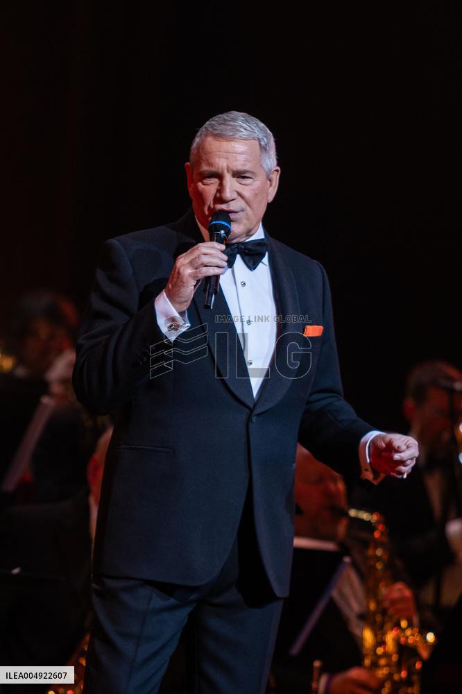 The Voice Is Back - Franck Sinatra - Paris