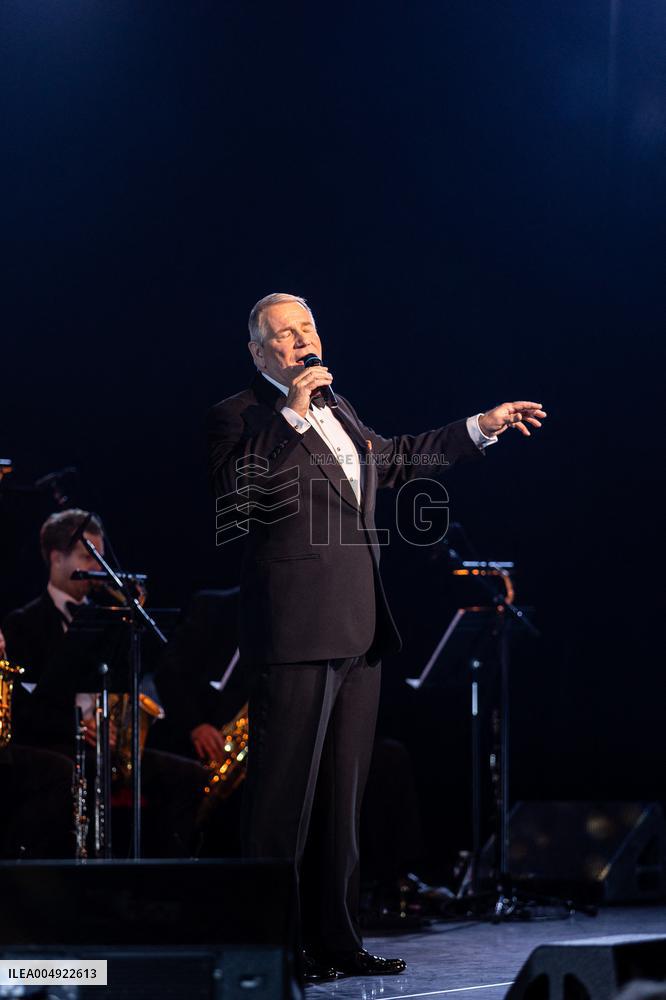 The Voice Is Back - Franck Sinatra - Paris