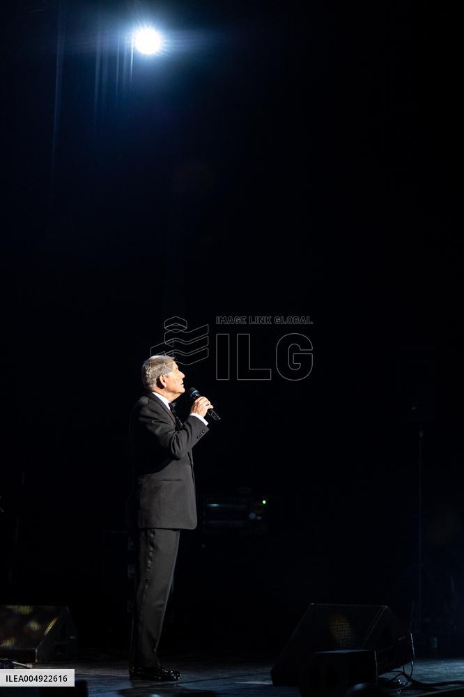 The Voice Is Back - Franck Sinatra - Paris