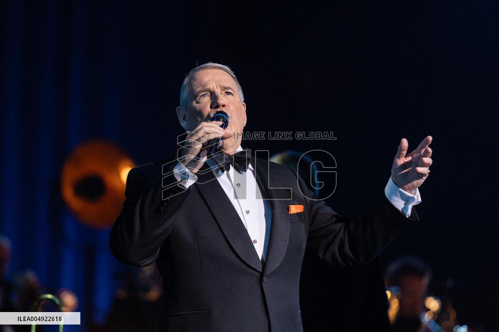 The Voice Is Back - Franck Sinatra - Paris