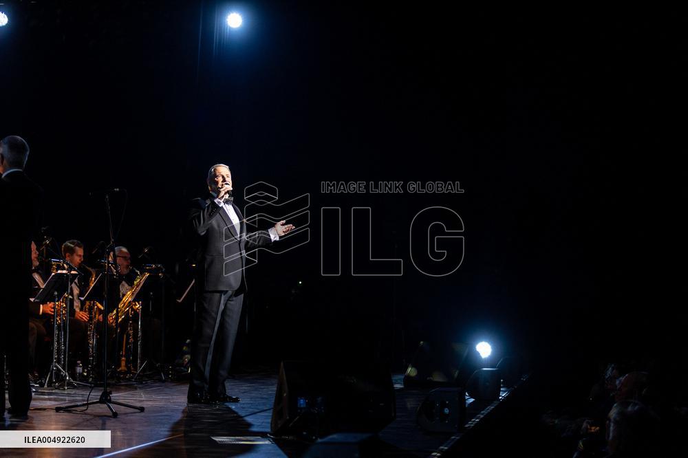 The Voice Is Back - Franck Sinatra - Paris