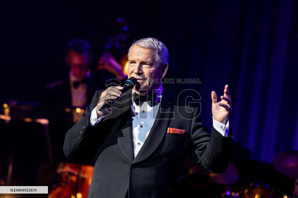 The Voice Is Back - Franck Sinatra - Paris