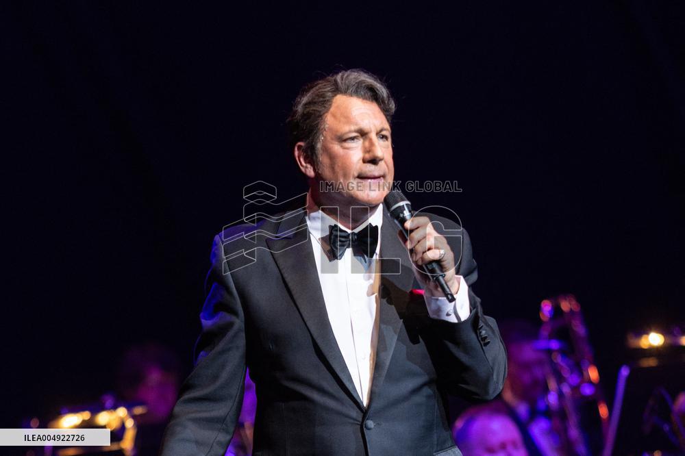 The Voice Is Back - Franck Sinatra - Paris