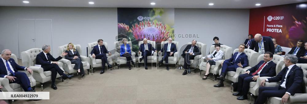 Johannesburg meeting over Ukraine's peace