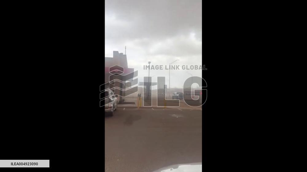 US: Dust Storm Rolls Through West Texas 3