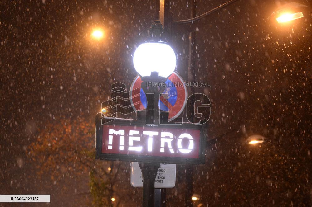 Illustration - Snow in Paris