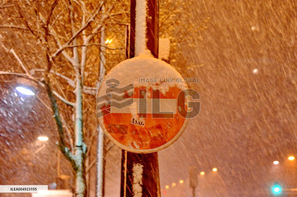 Illustration - Snow in Paris