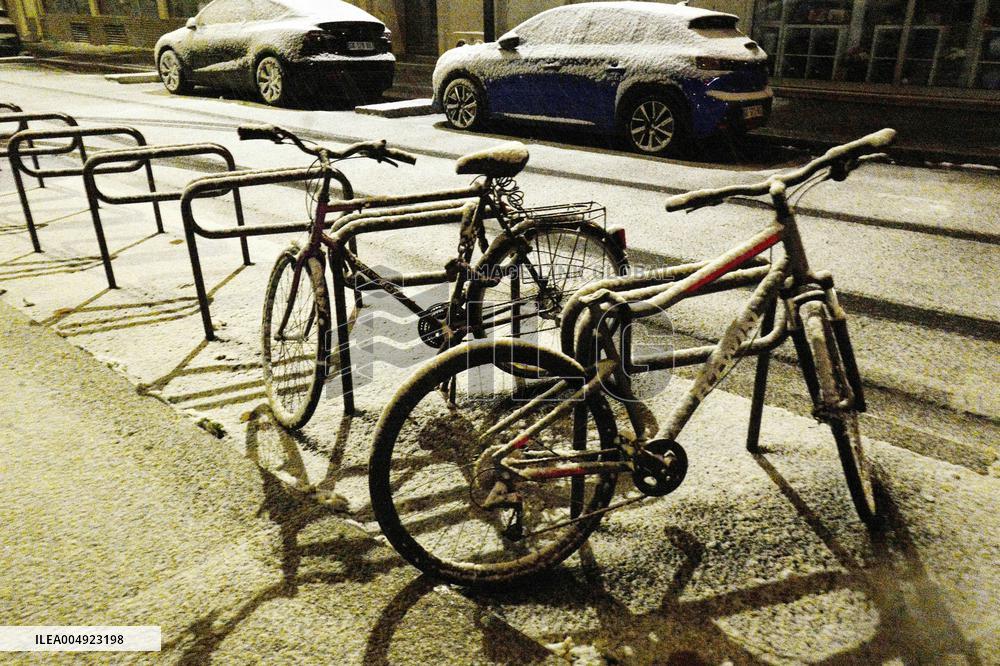 Illustration - Snow in Paris