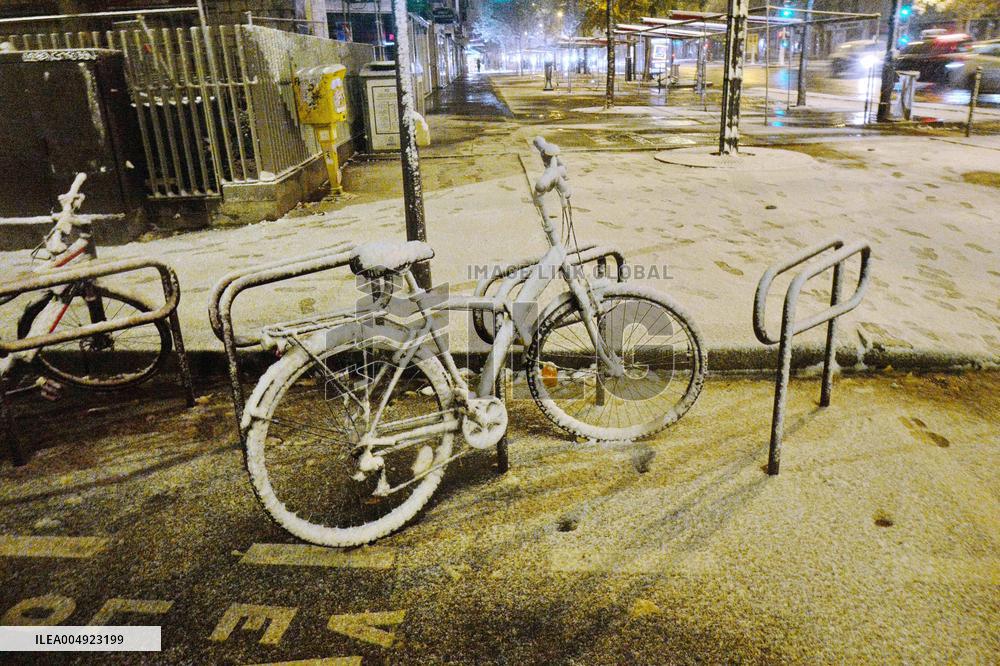 Illustration - Snow in Paris