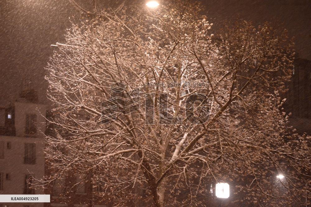 Illustration - Snow in Paris