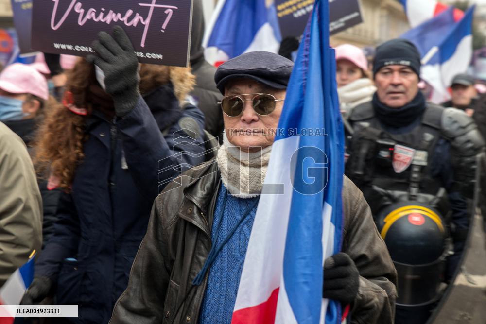 Far Right Group At The Int. Day for the Elimination of Violence Against Women - Paris