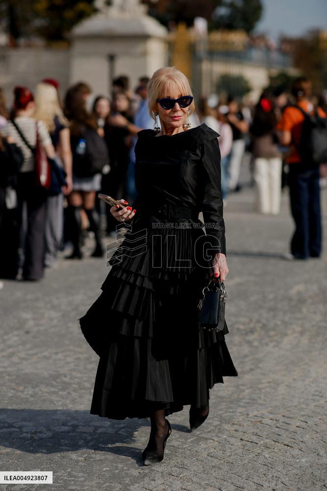 PFW - Dior Street Style