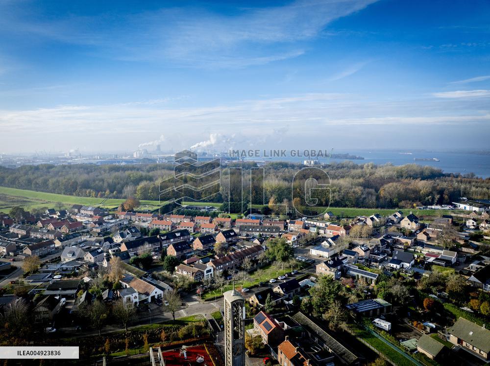 Seaport Expansion Will Cause A Dutch Village To Disappear - Netherlands