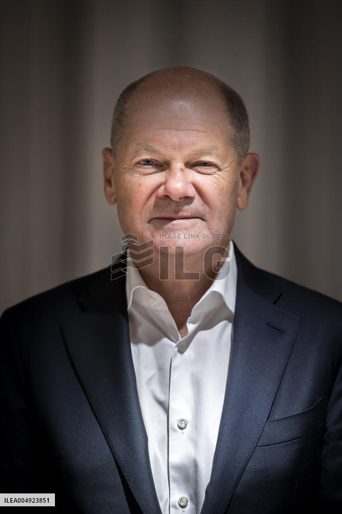 OLAF SCHOLZ