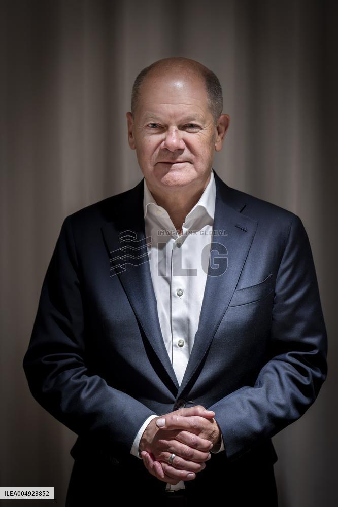 OLAF SCHOLZ