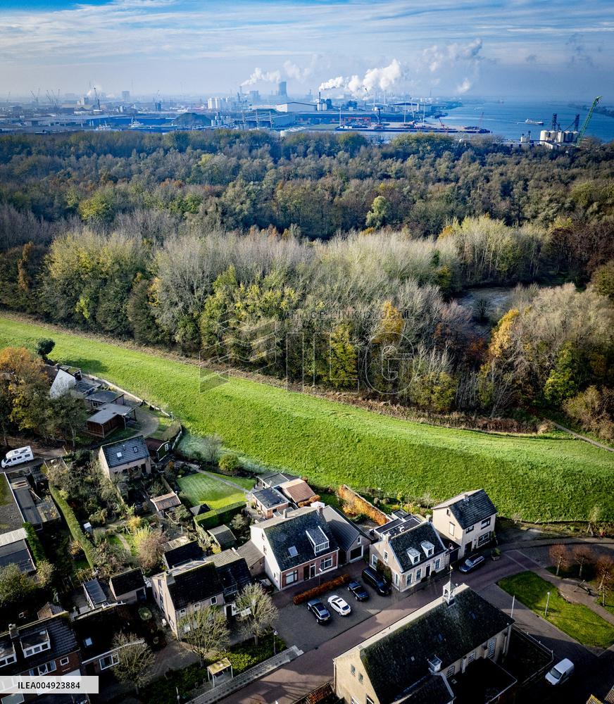 Seaport Expansion Will Cause A Dutch Village To Disappear - Netherlands
